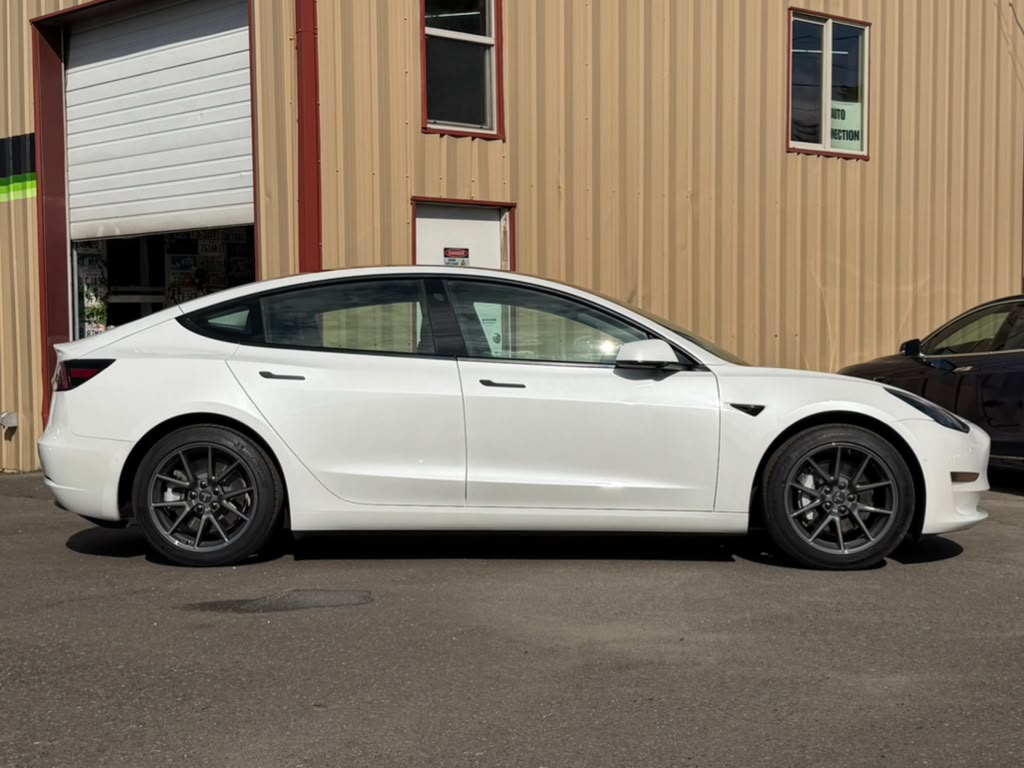 2021 Tesla Model 3 Base - Photo 2