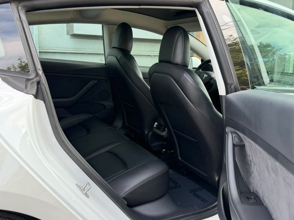 2021 Tesla Model 3 Base - Photo 11