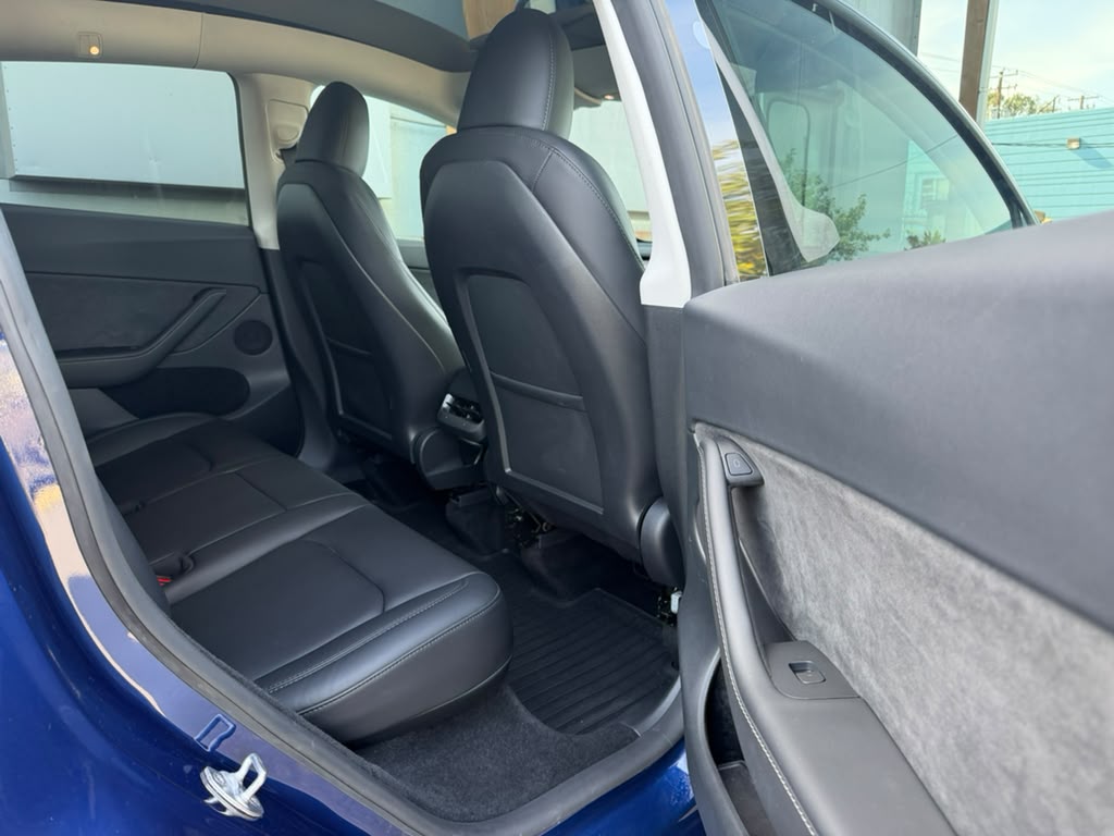2023 Tesla Model Y Long Range - Photo 11