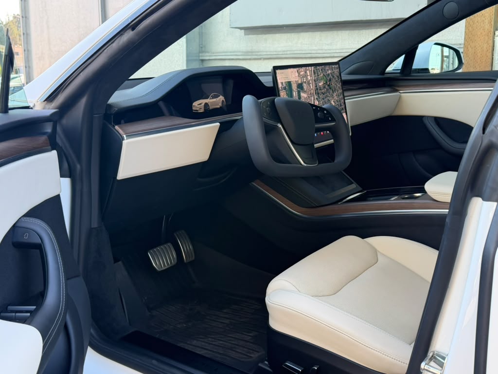 2023 Tesla Model S Standard Range - Photo 9