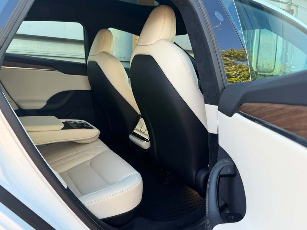 2023 Tesla Model S Standard Range - Photo 11