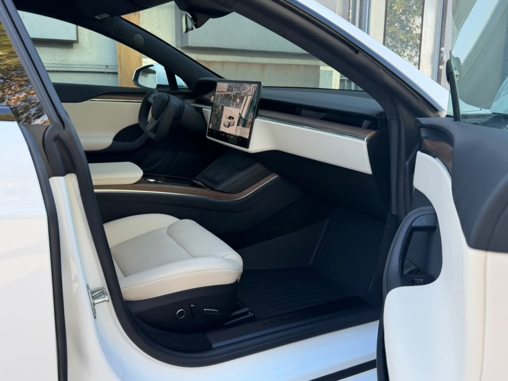 2023 Tesla Model S Standard Range - Photo 12