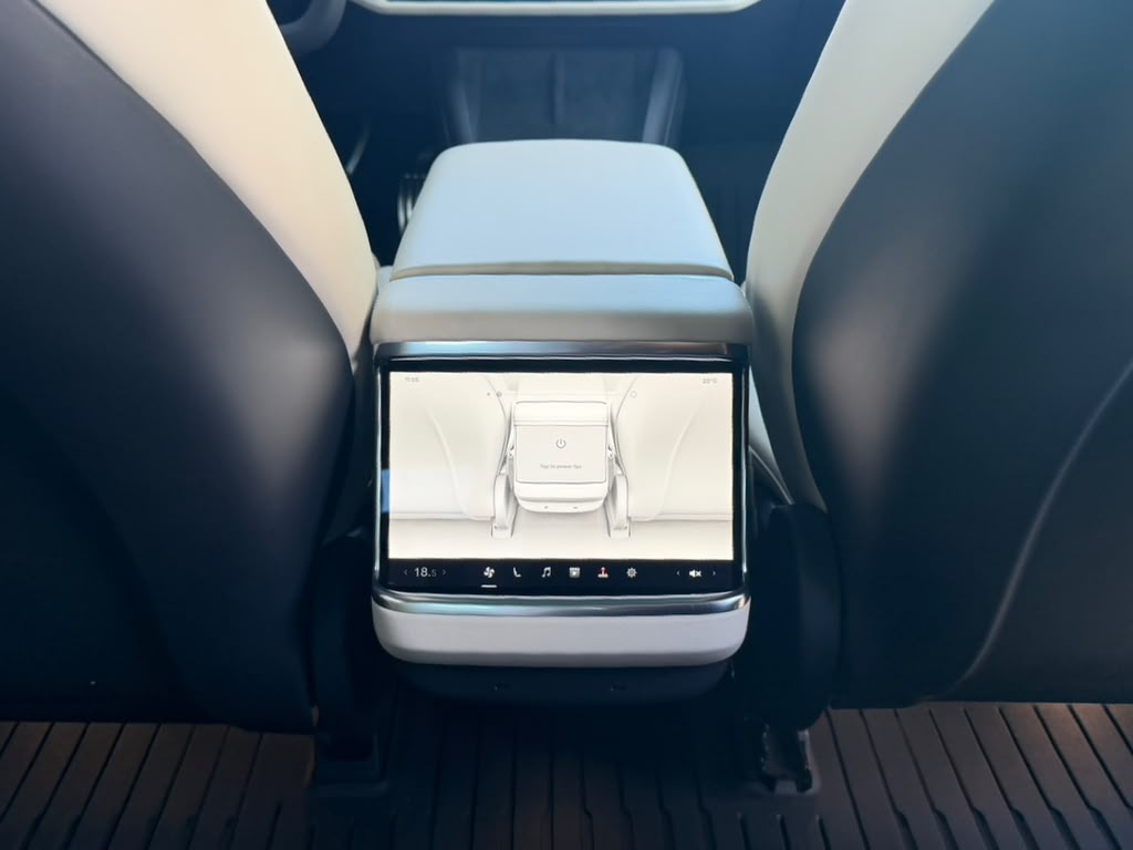 2023 Tesla Model S Standard Range - Photo 14